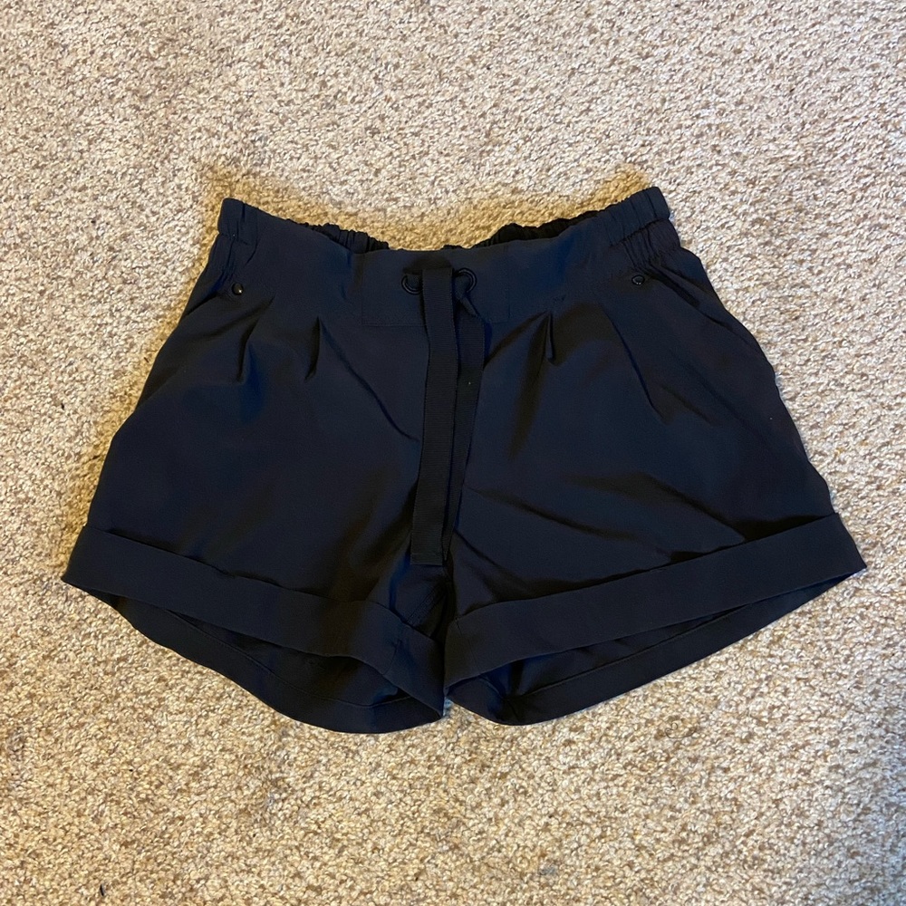 BRAND NEW WITH OUT TAGS lululemon spring break away shorts
